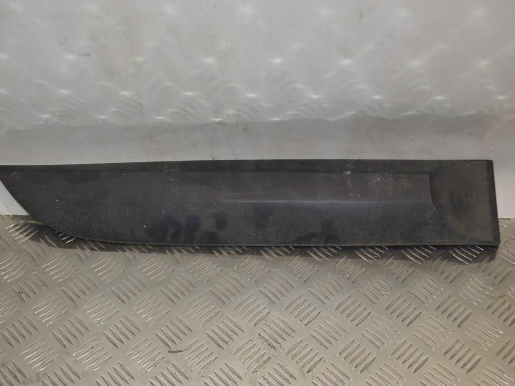 Молдинг двери задней правой