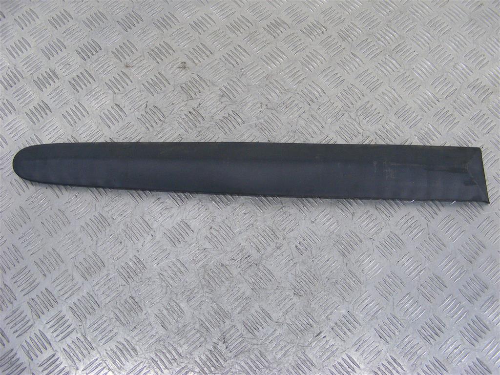 Молдинг двери задней правой Renault Scenic 1 (1996-2003) 7700433054