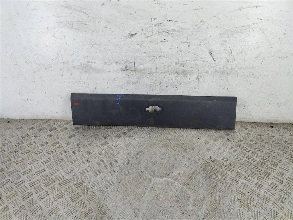 Молдинг крыла заднего правого