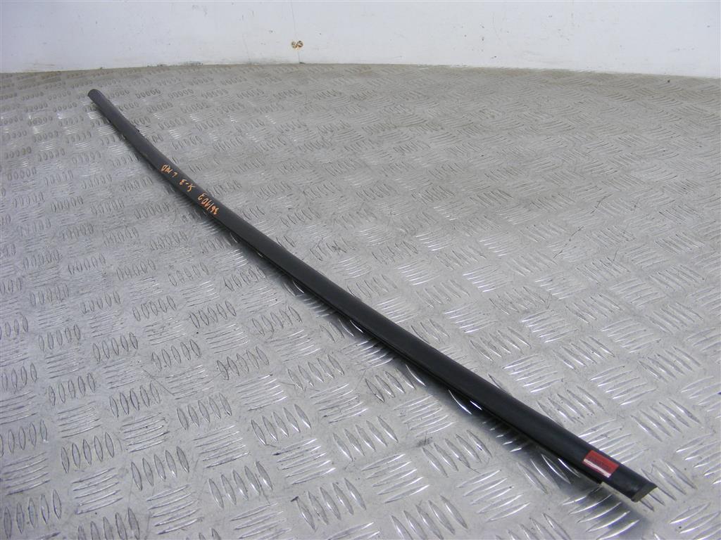 Молдинг стекла двери передней левой наружный Renault Scenic 3 (2008-2015)