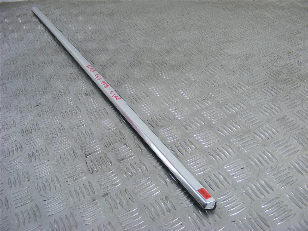 Молдинг стекла двери задней левой наружный