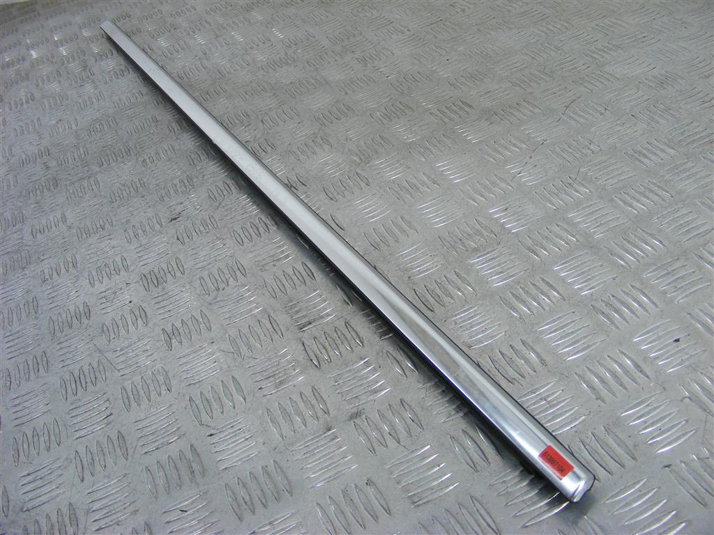 Молдинг стекла двери задней левой наружный