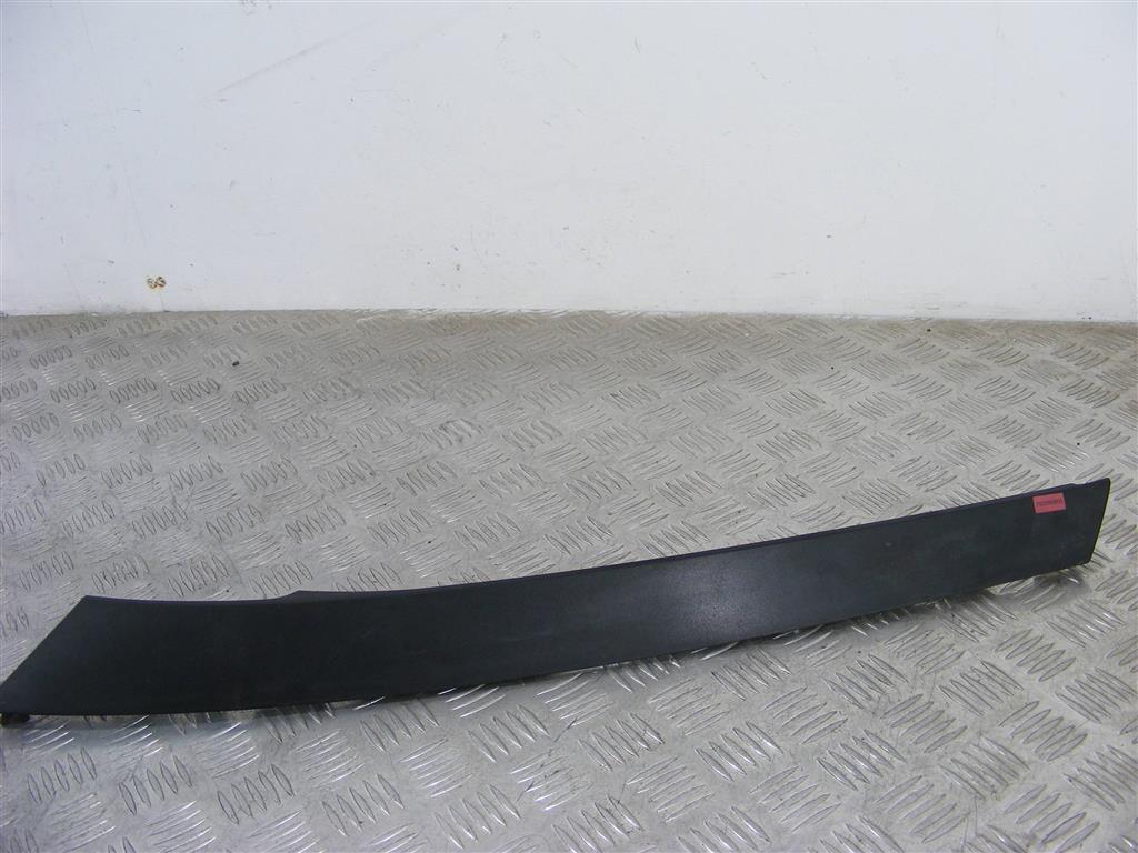 Молдинг стекла лобового