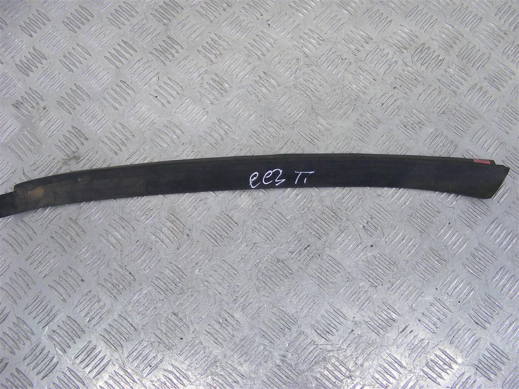 Молдинг стекла лобового