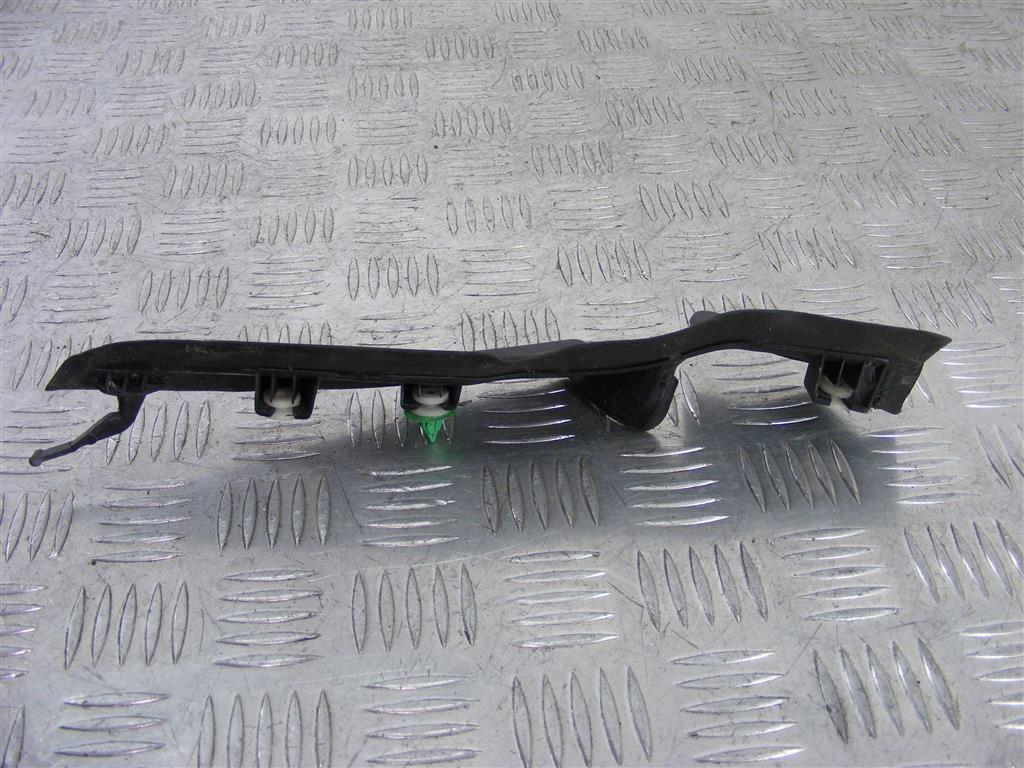 Молдинг стекла лобового