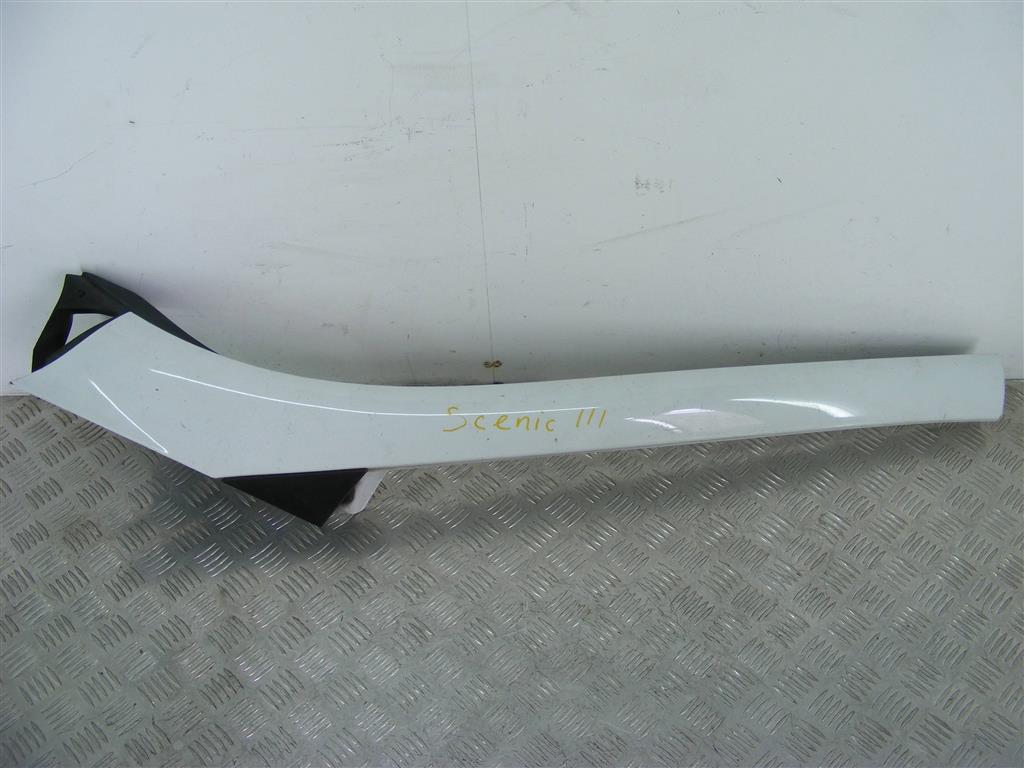 Молдинг стекла лобового