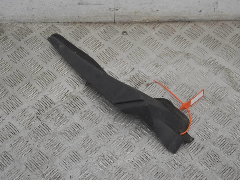 Молдинг стекла лобового