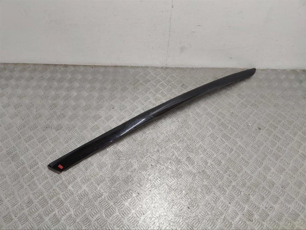 Молдинг стекла лобового