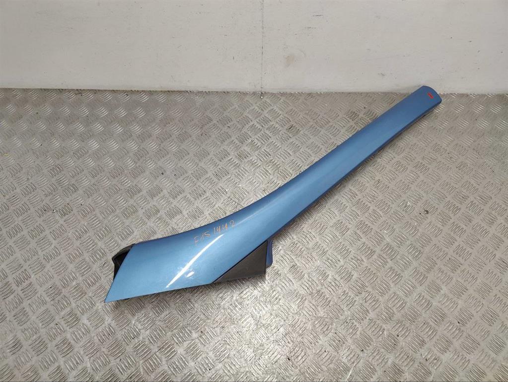 Молдинг стекла лобового