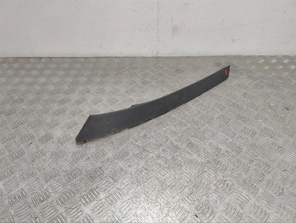 Молдинг стекла лобового