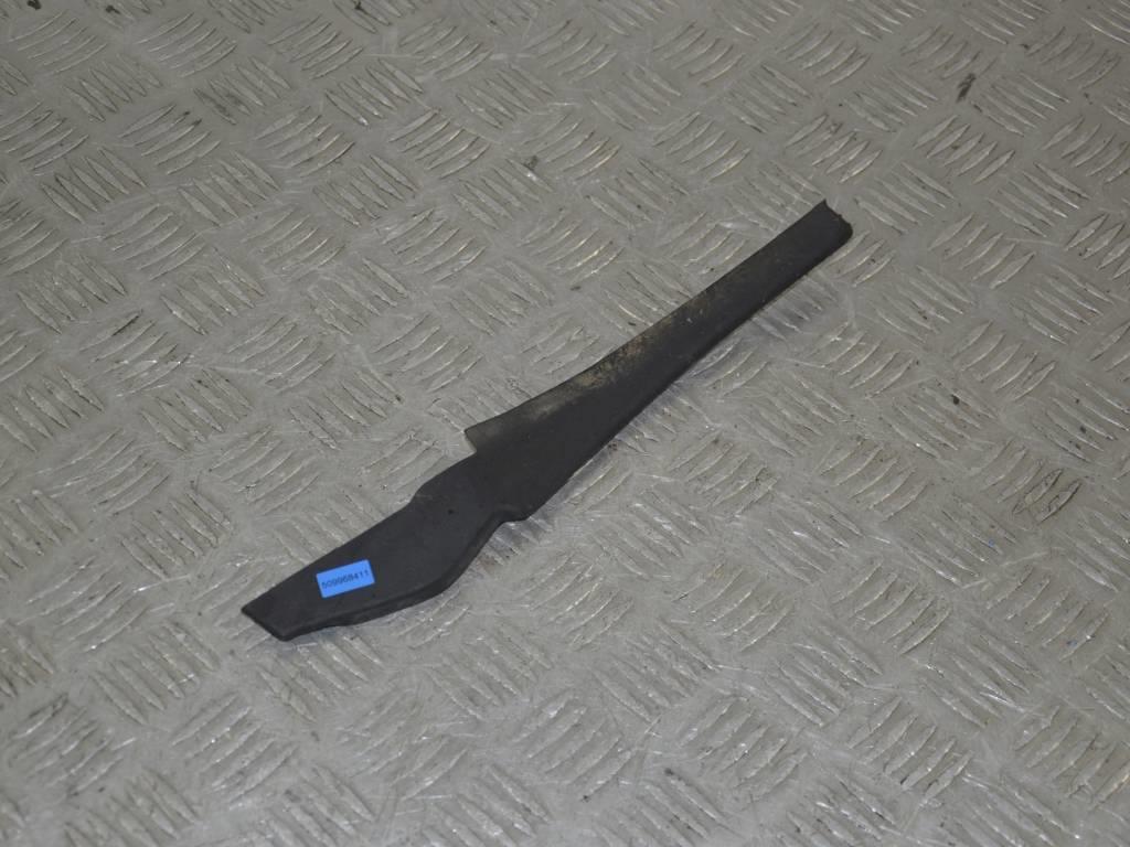 Молдинг стекла лобового