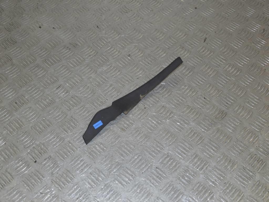 Молдинг стекла лобового