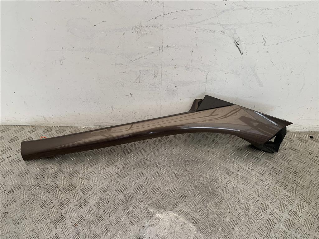 Молдинг стекла лобового