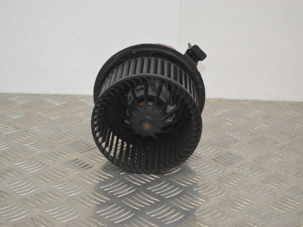 Моторчик печки Renault Sandero 1 (2009-2014)