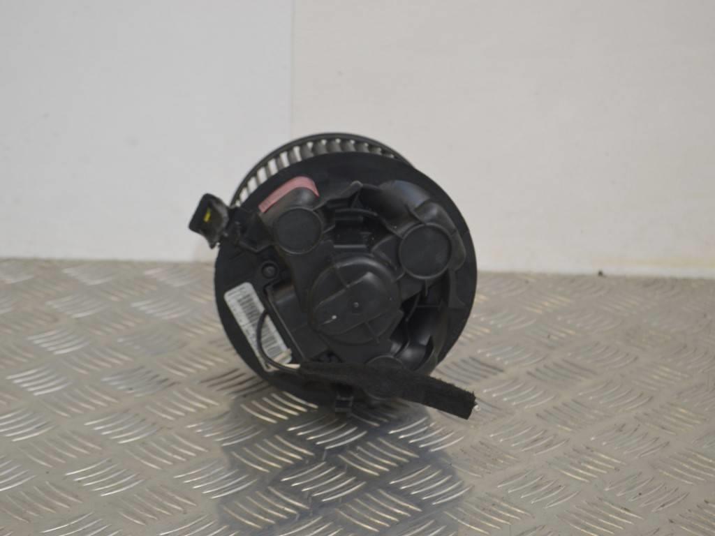 Моторчик печки Renault Sandero 1 (2009-2014)