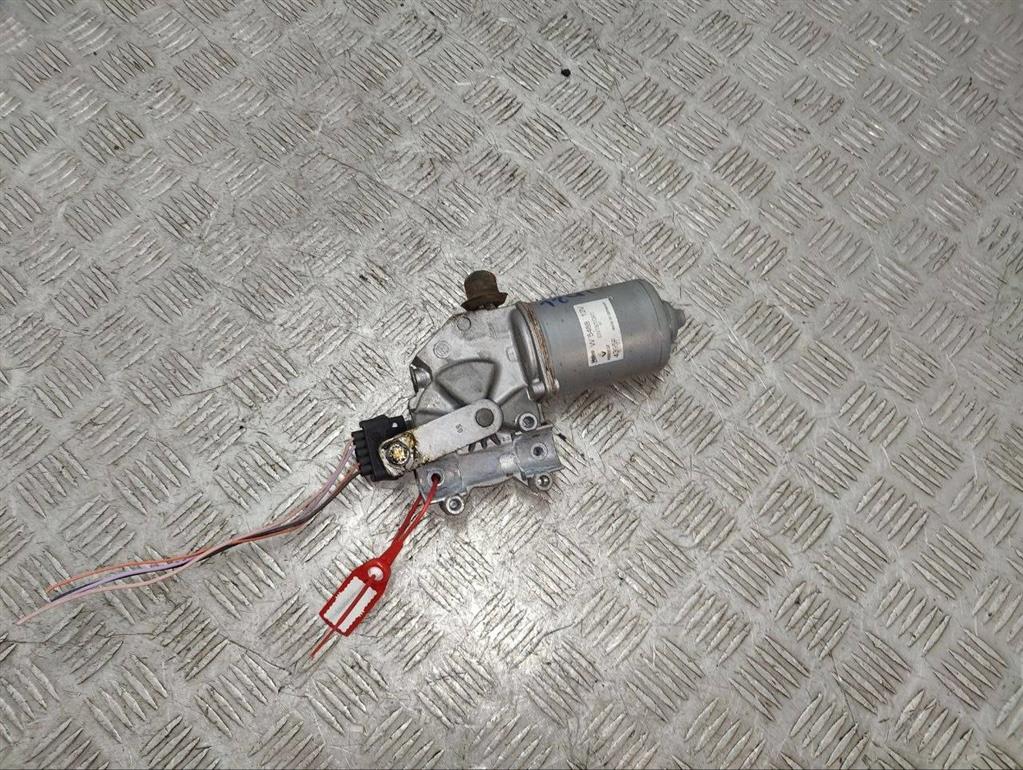 Моторчик передних стеклоочистителей (дворников)