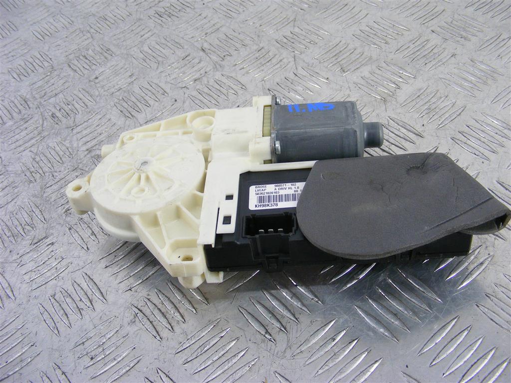 Моторчик стеклоподъемника передний левый