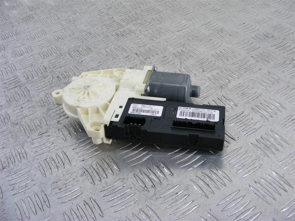 Моторчик стеклоподъемника передний левый