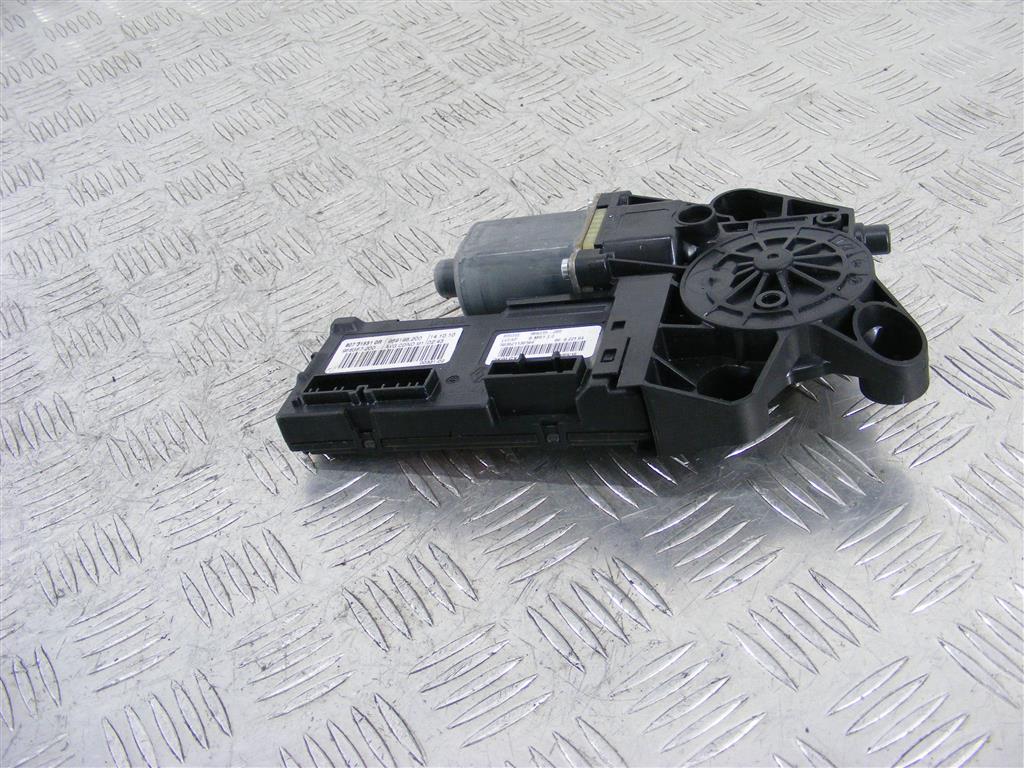 Моторчик стеклоподъемника передний левый