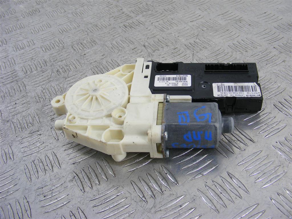 Моторчик стеклоподъемника передний правый