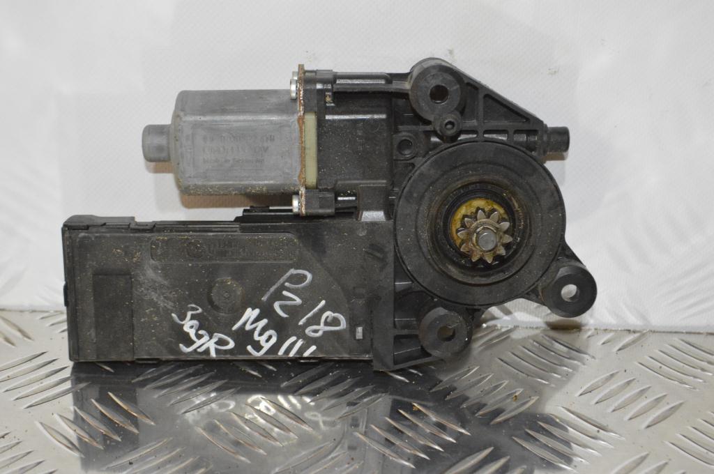 Моторчик стеклоподъемника передний правый