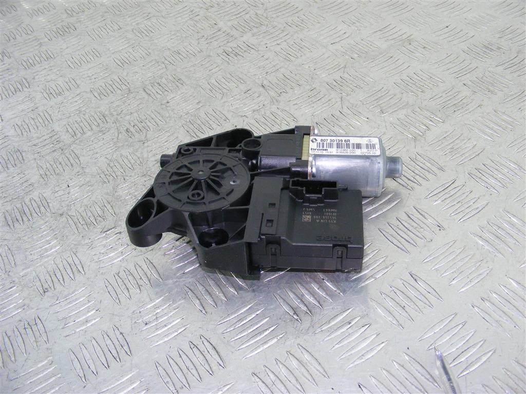 Моторчик стеклоподъемника передний правый