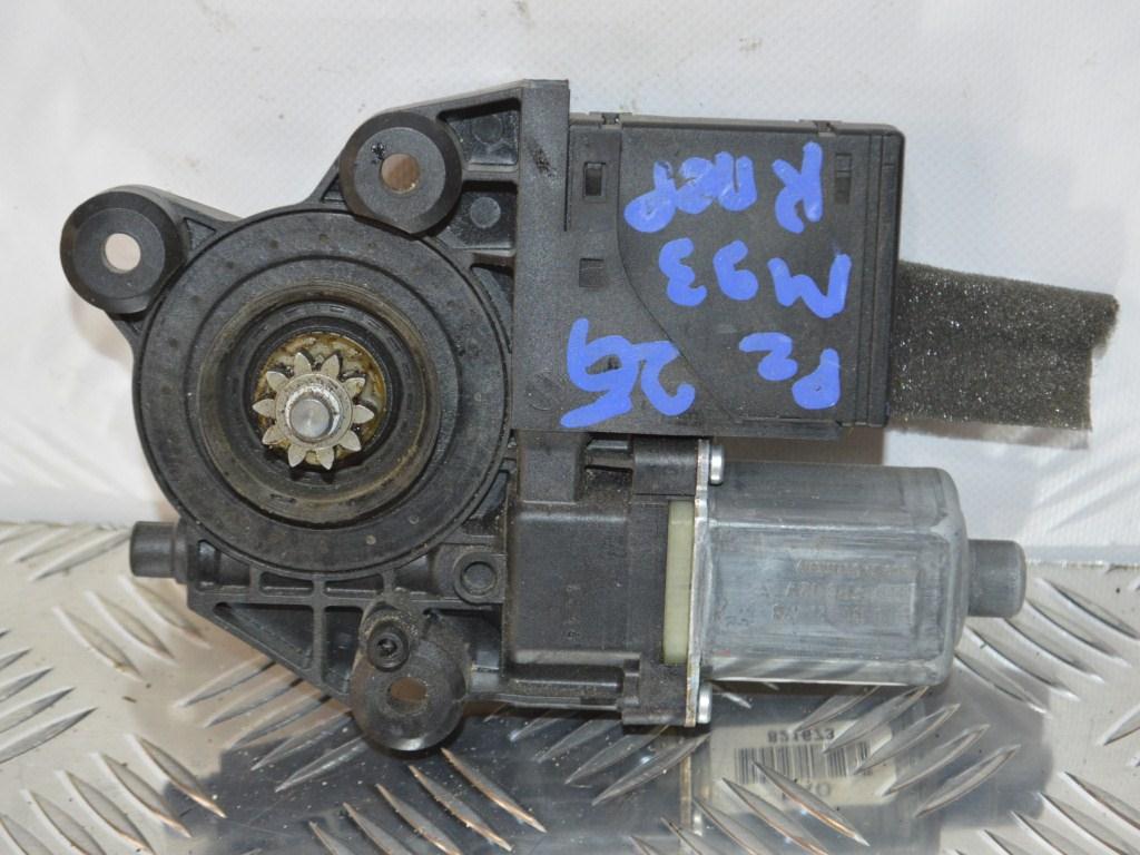 Моторчик стеклоподъемника передний правый