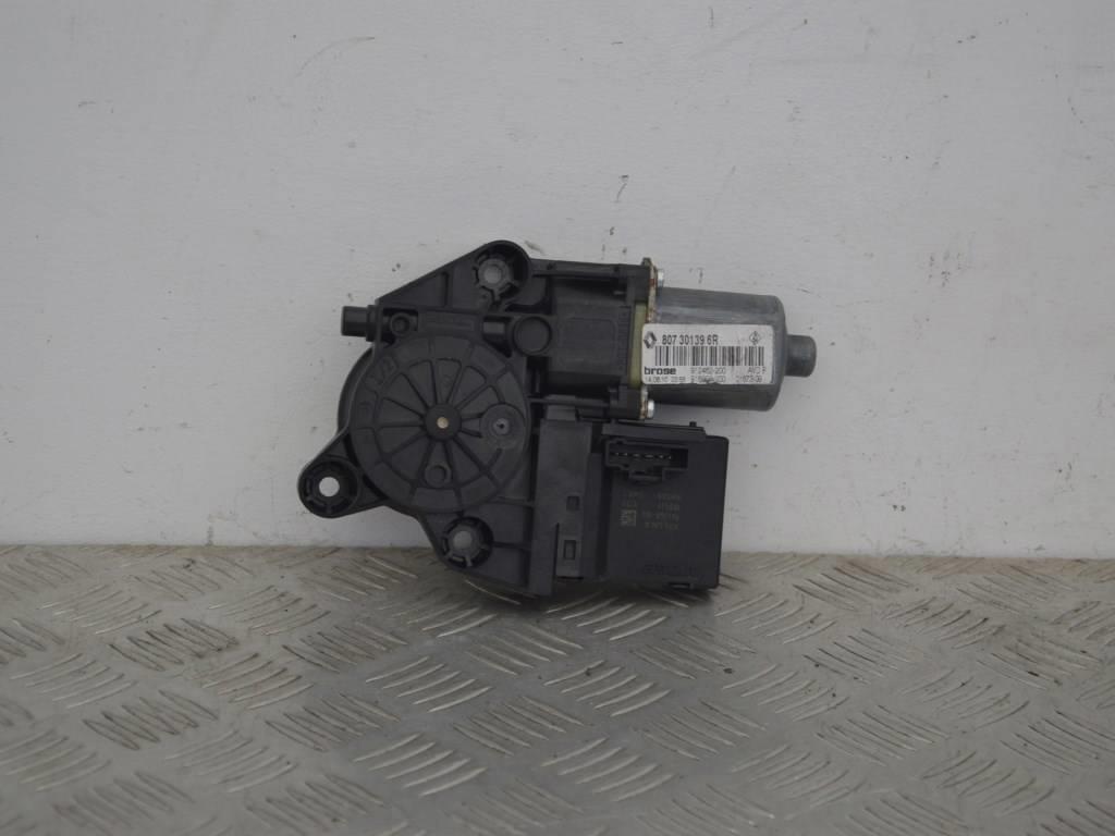 Моторчик стеклоподъемника передний правый