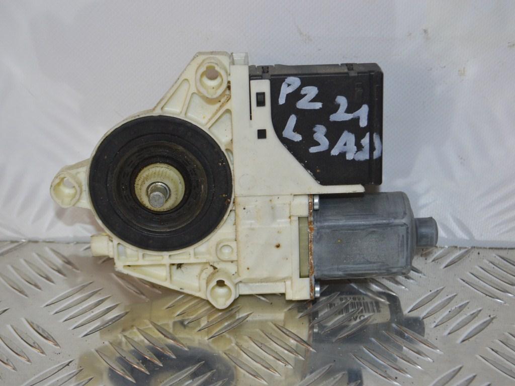 Моторчик стеклоподъемника задний левый