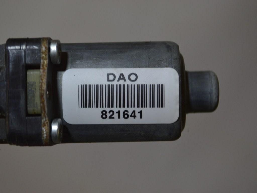 Моторчик стеклоподъемника задний левый