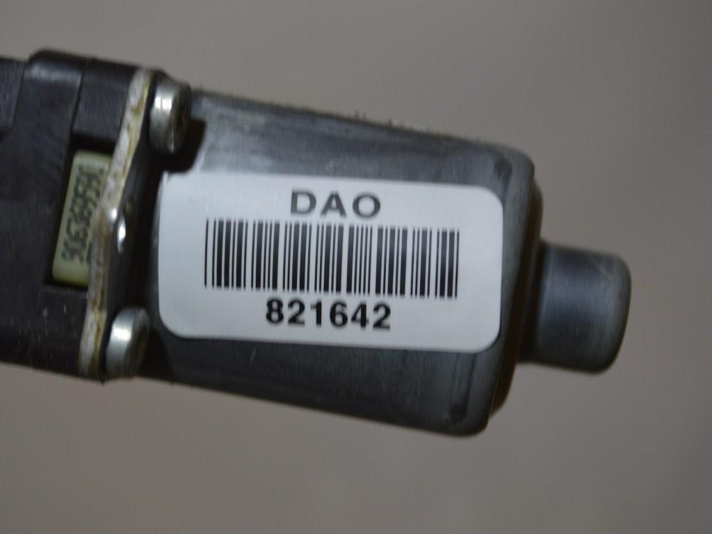 Моторчик стеклоподъемника задний левый