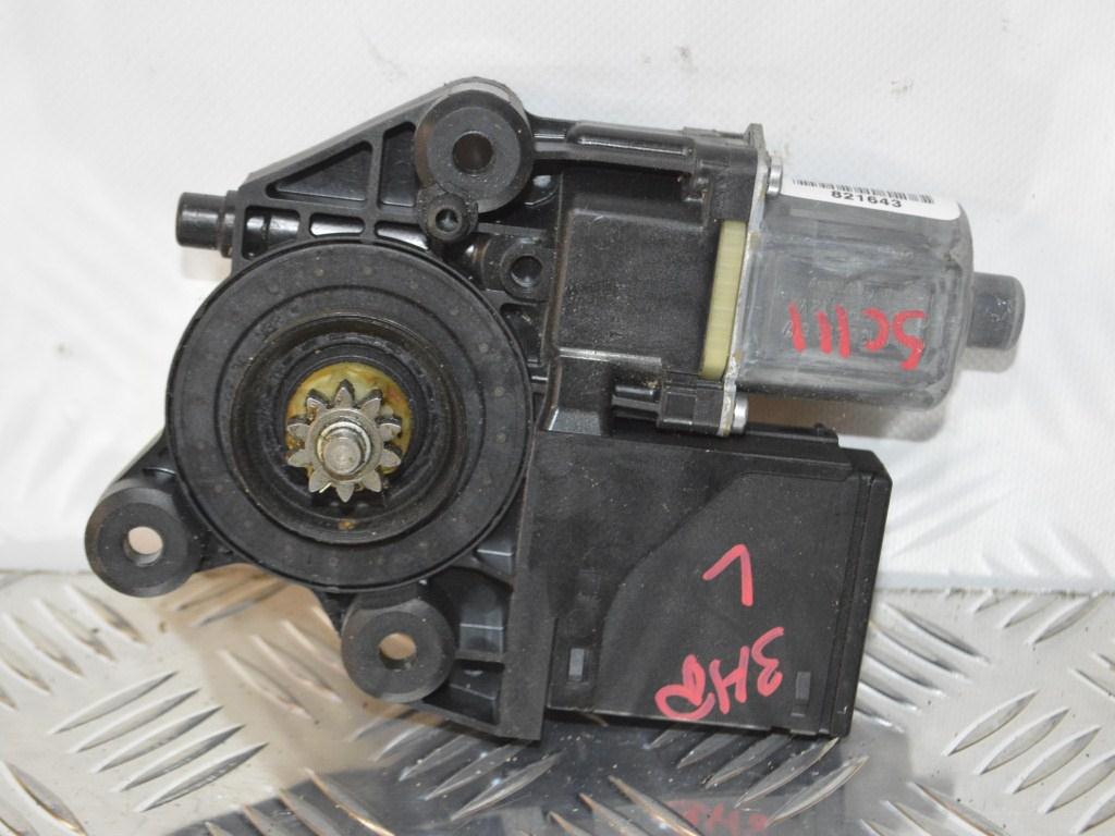 Моторчик стеклоподъемника задний левый