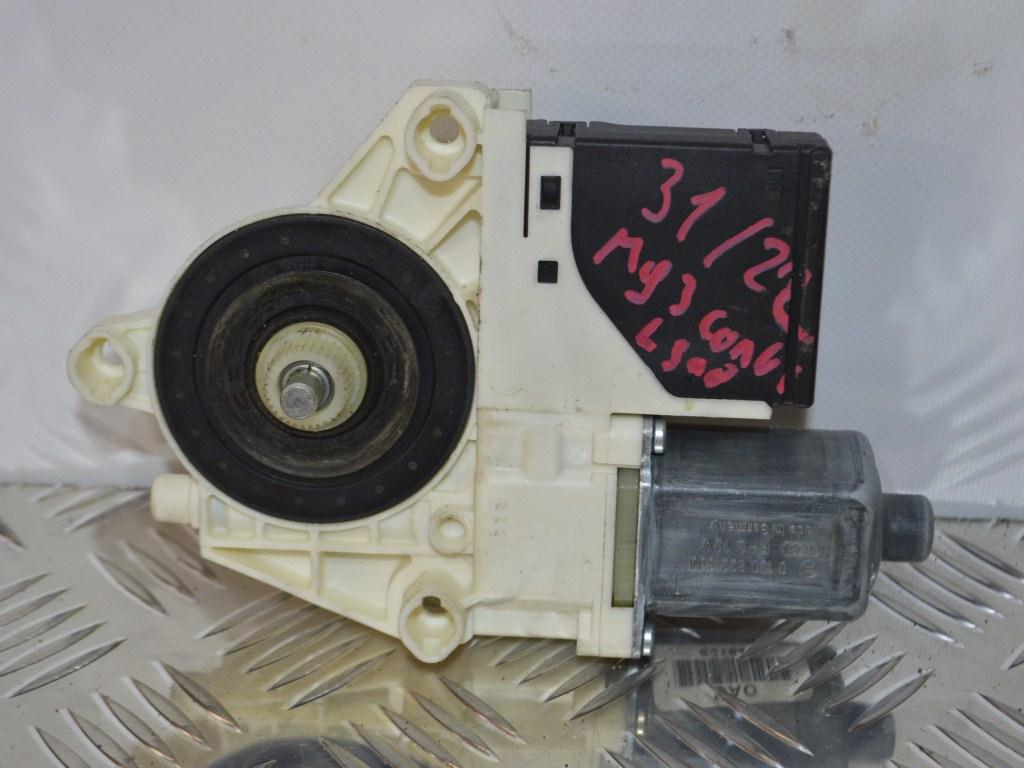 Моторчик стеклоподъемника задний левый