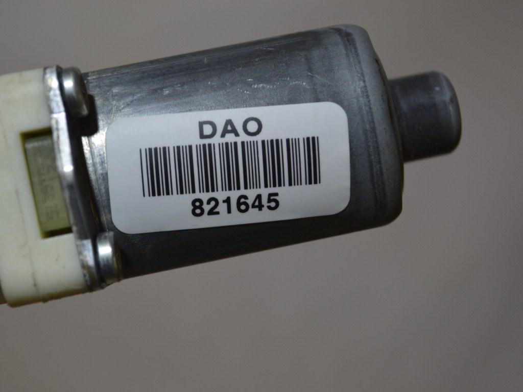 Моторчик стеклоподъемника задний левый