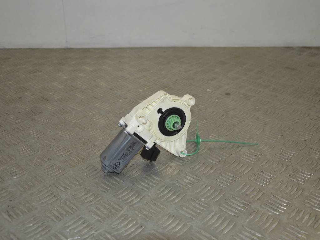 Моторчик стеклоподъемника задний левый