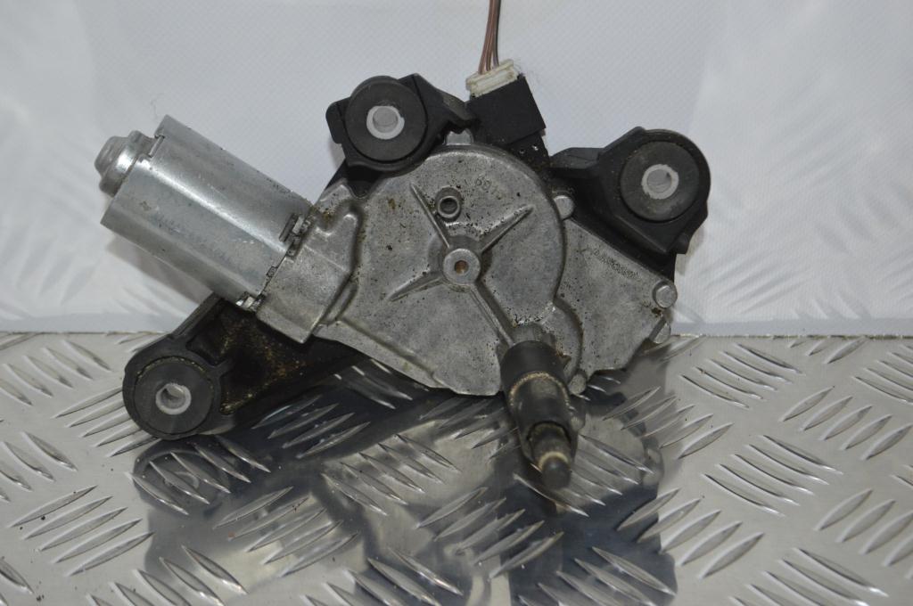 Моторчик заднего стеклоочистителя (дворника)