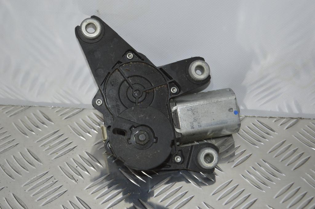 Моторчик заднего стеклоочистителя (дворника)