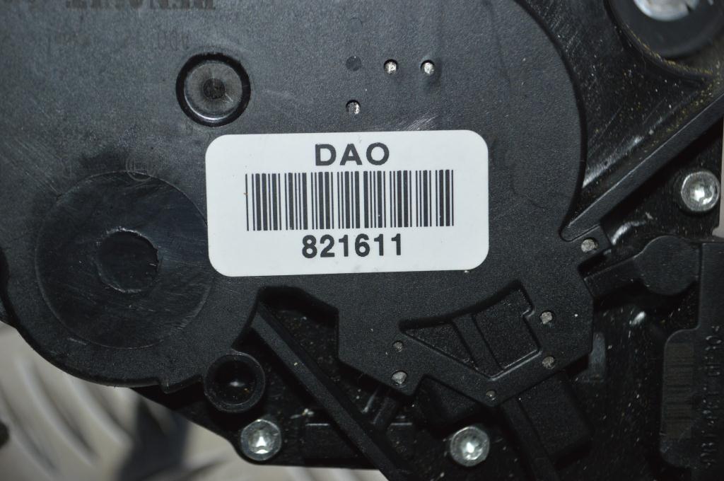 Моторчик заднего стеклоочистителя (дворника)