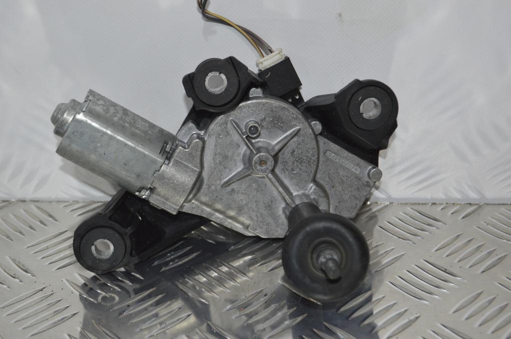 Моторчик заднего стеклоочистителя (дворника)