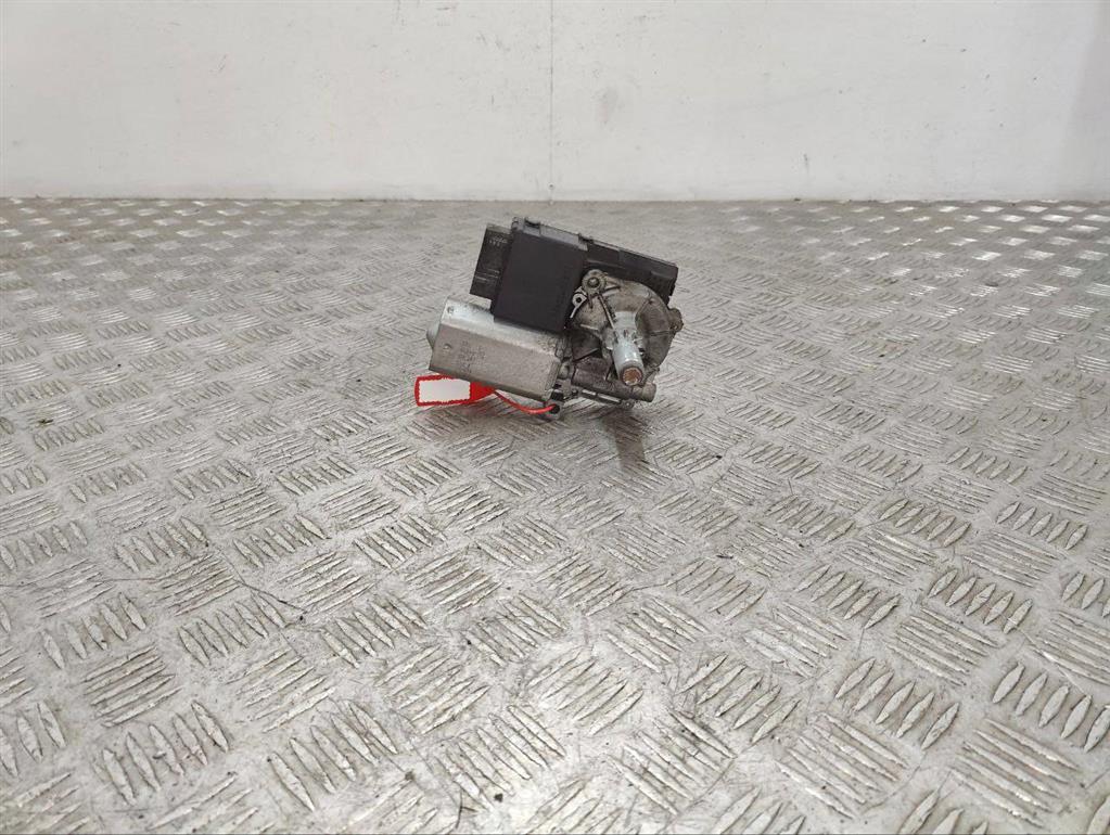 Моторчик заднего стеклоочистителя (дворника)