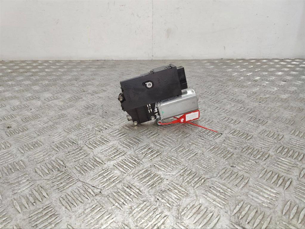 Моторчик заднего стеклоочистителя (дворника)