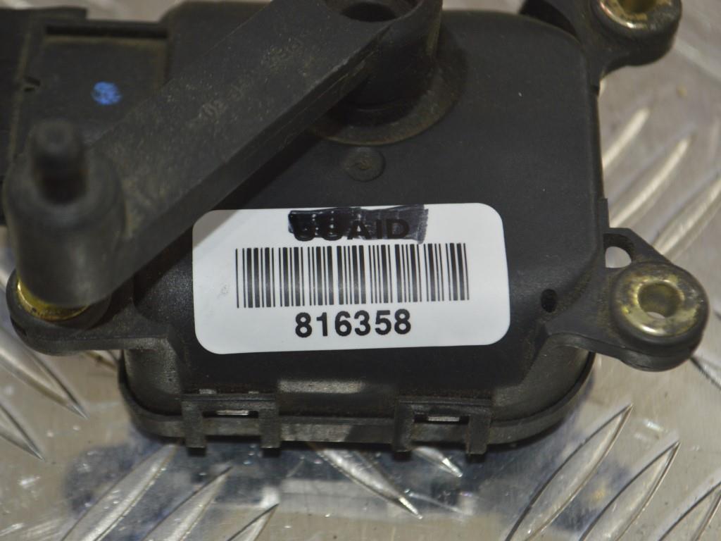 Моторчик заслонки печки