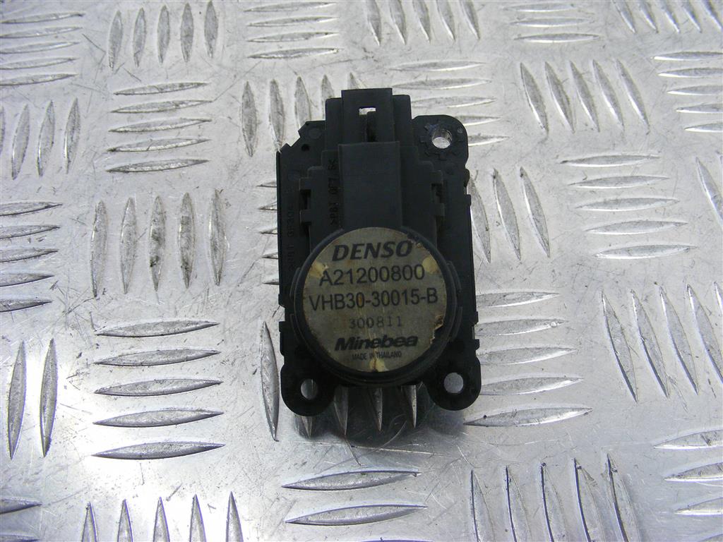 Моторчик заслонки печки