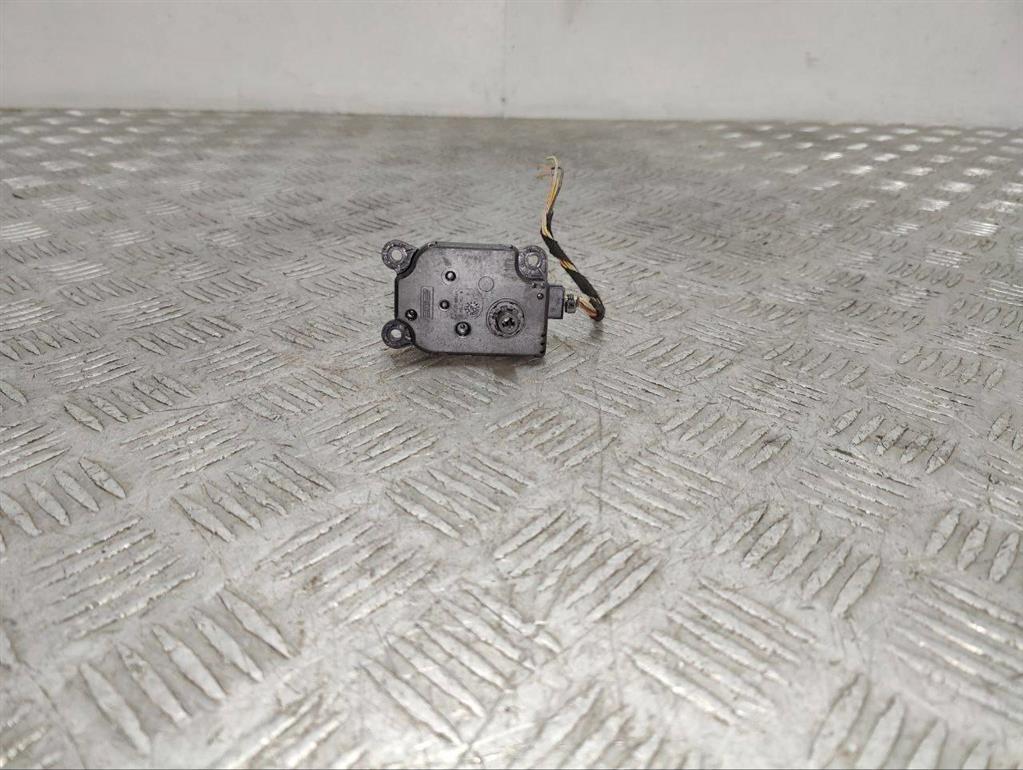 Моторчик заслонки печки