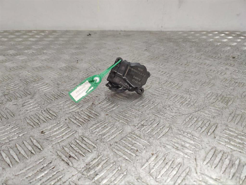 Моторчик заслонки печки