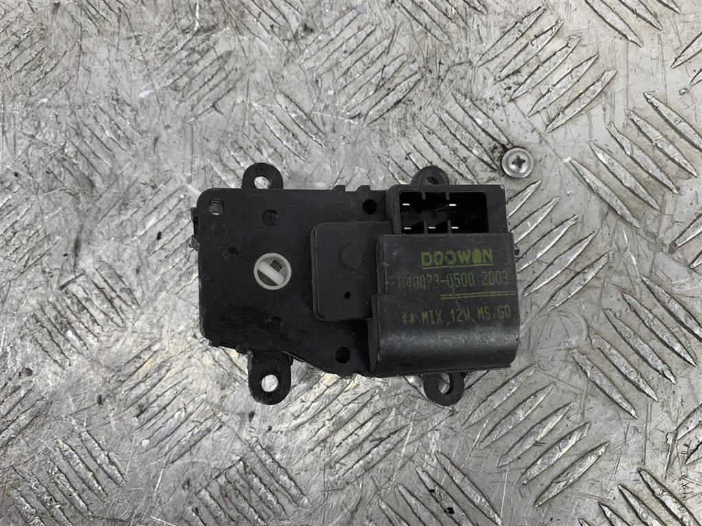 Моторчик заслонки печки