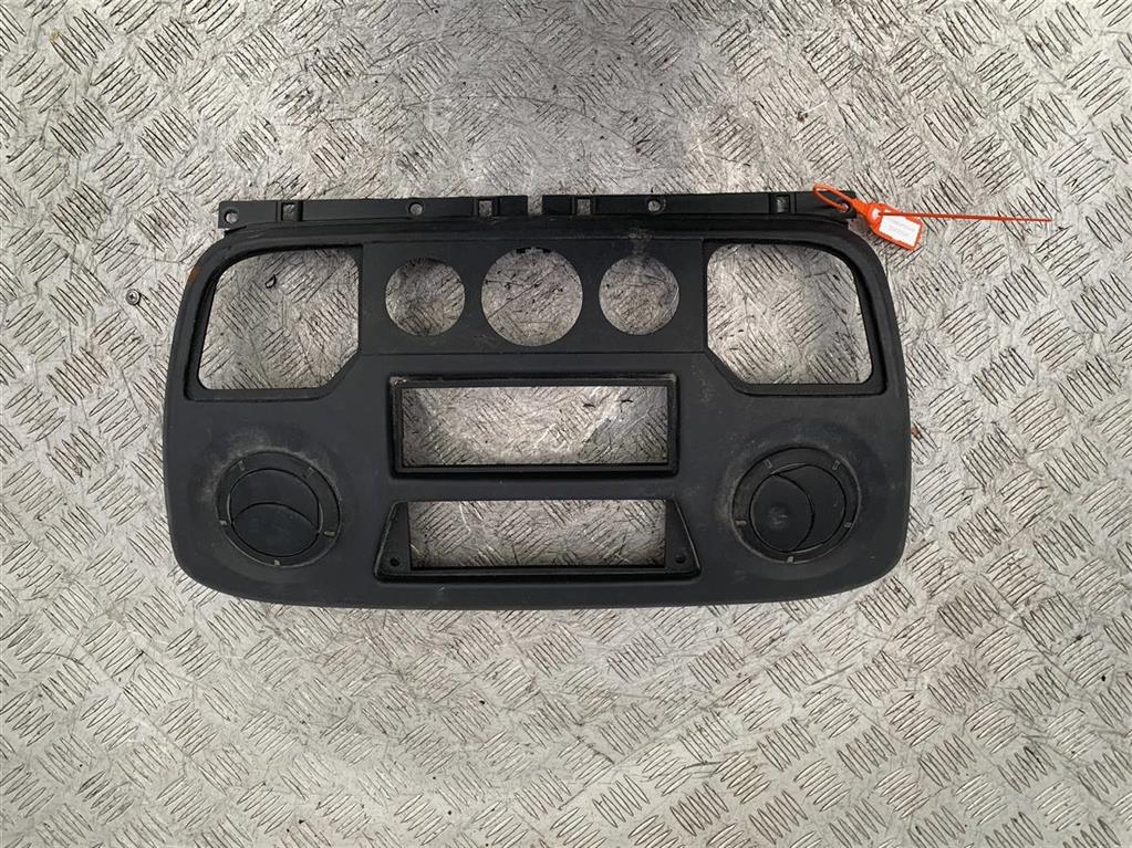 Накладка декоративная на торпедо