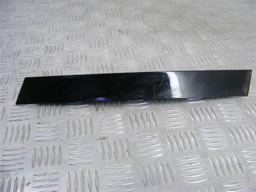 Накладка двери задней левой