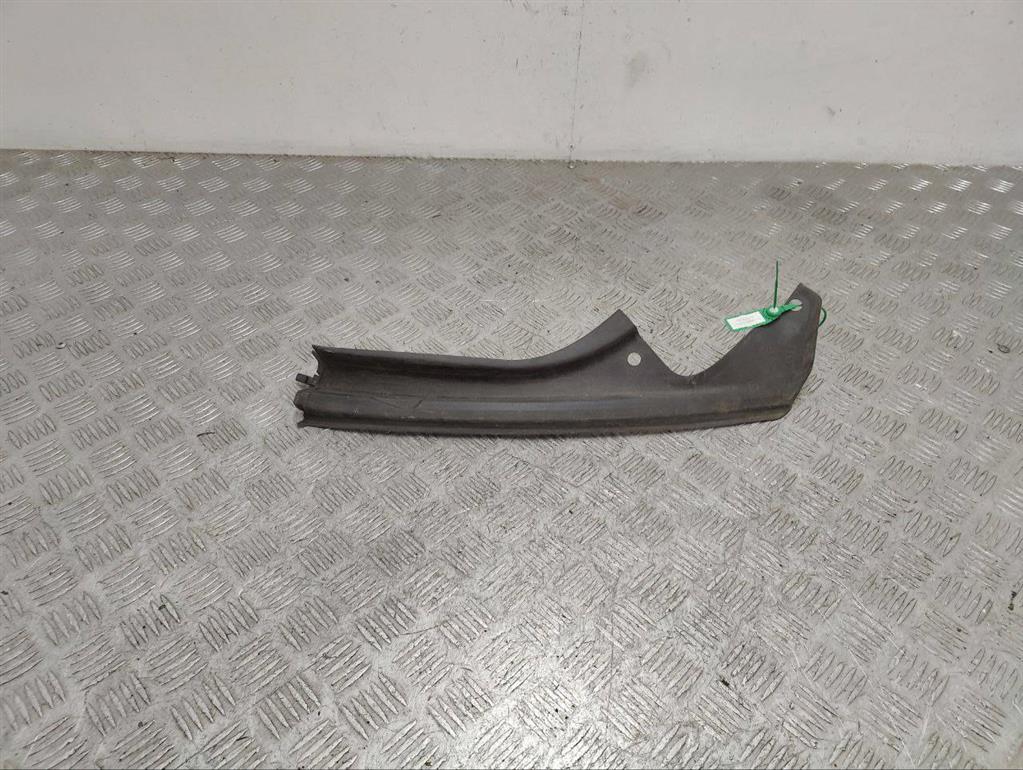 Накладка (ресничка) правой фары