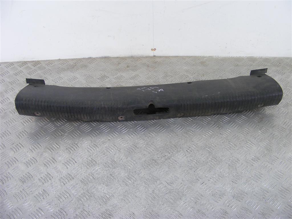 Накладка внутренняя на заднюю панель кузова